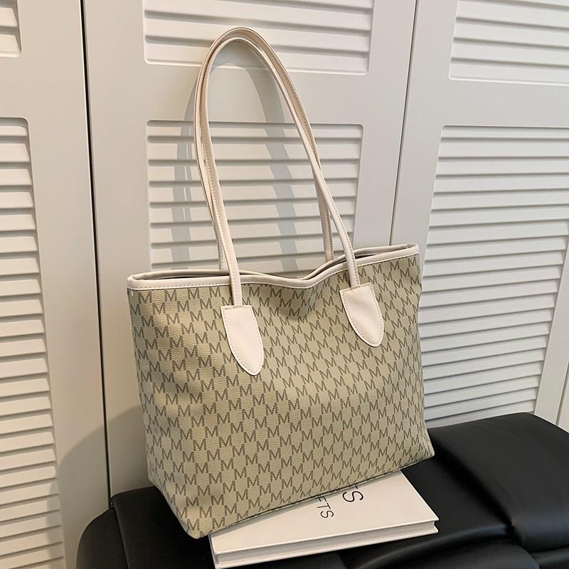 Commuter Large-capacity Bag 2025 Summer New Women's Bag Fashionable and Popular Versatile Shoulder Bag Tote Bag