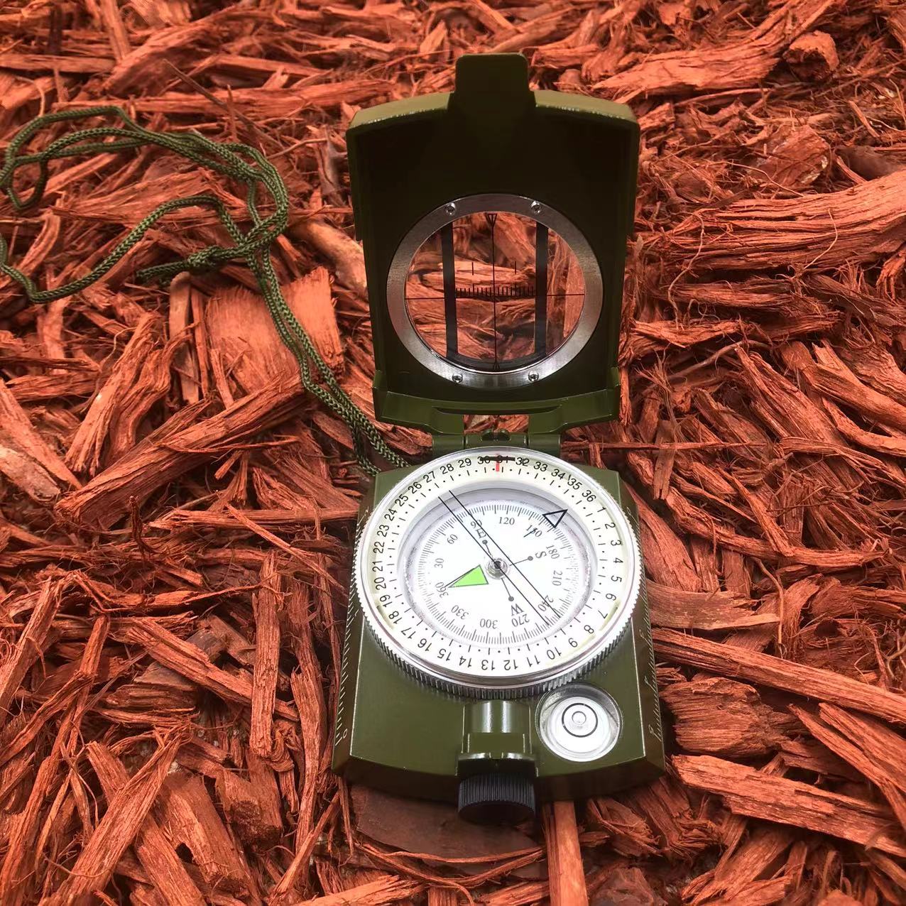 Multifunctional Tactical Survival Compass Pointer Waterproof Shockproof Noctilucent Handheld Lensatic Sighting Compass for зелёный