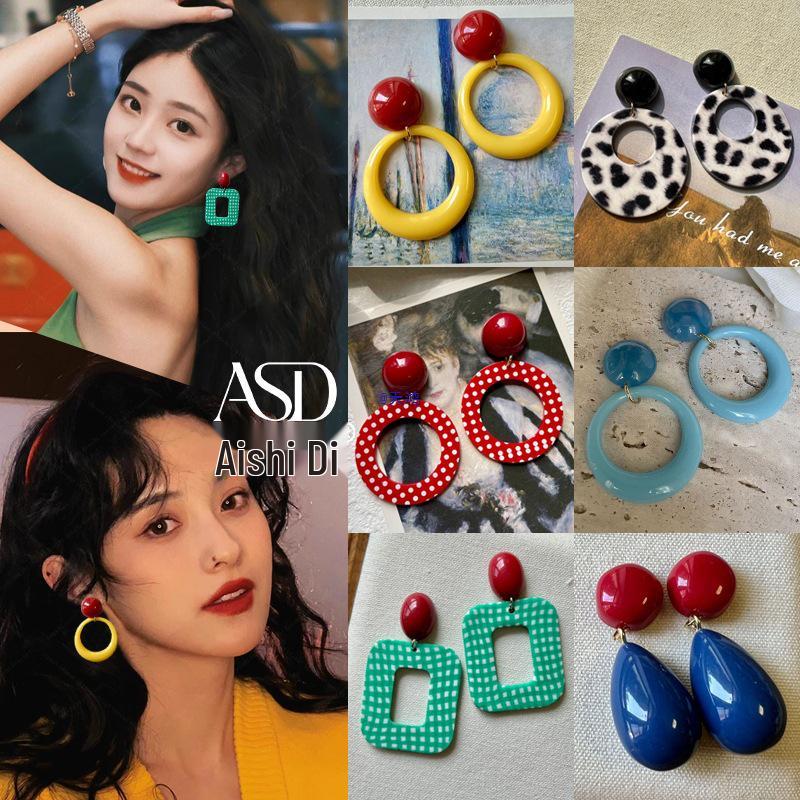 Hong Kong Style Retro Polka Dot Earrings: Playful Red Ear Clips for Girls and Women