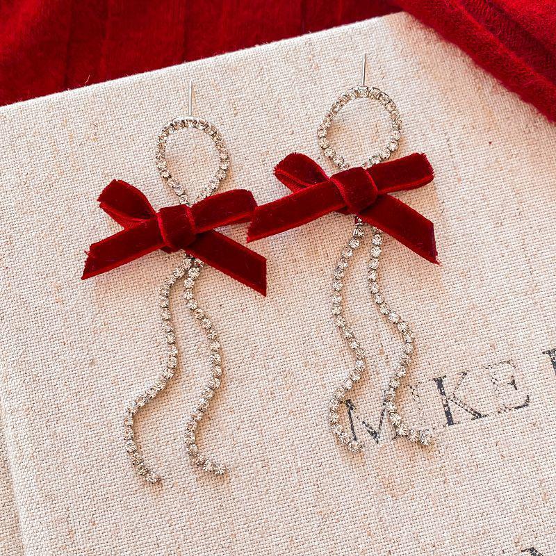 Amber Coffee French Retro Luxury Earrings - Women's Elegant Studs with Niche Design