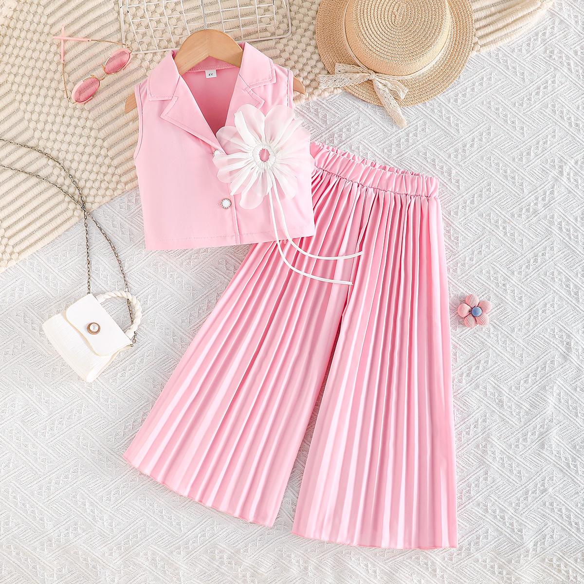 

Літній комплект для дівчинки-малюка: безрукавка з квітковим принтом та широкі штани 5 years