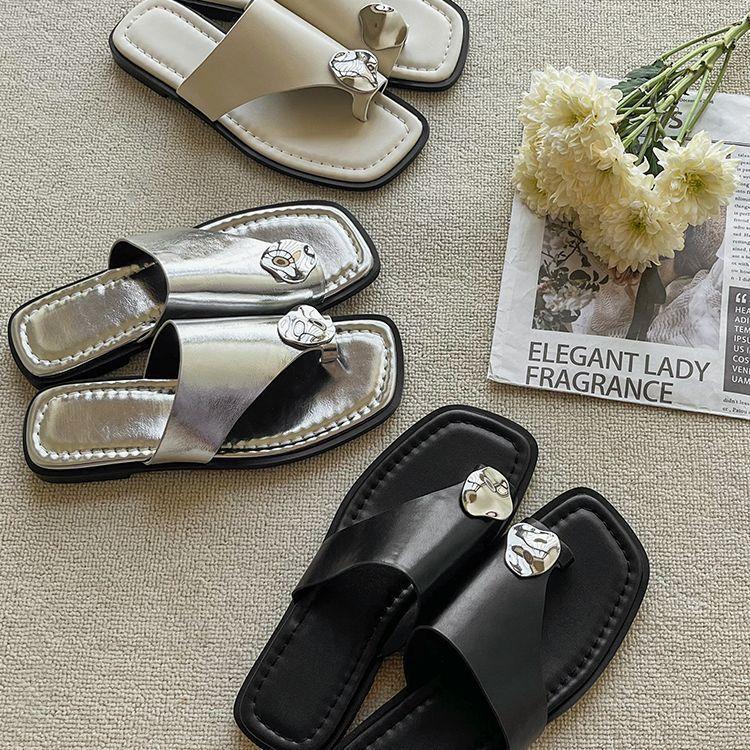 New toe cool slippers outside women's holiday style square head flat bottom Korean version retro summer niche design flip-flops