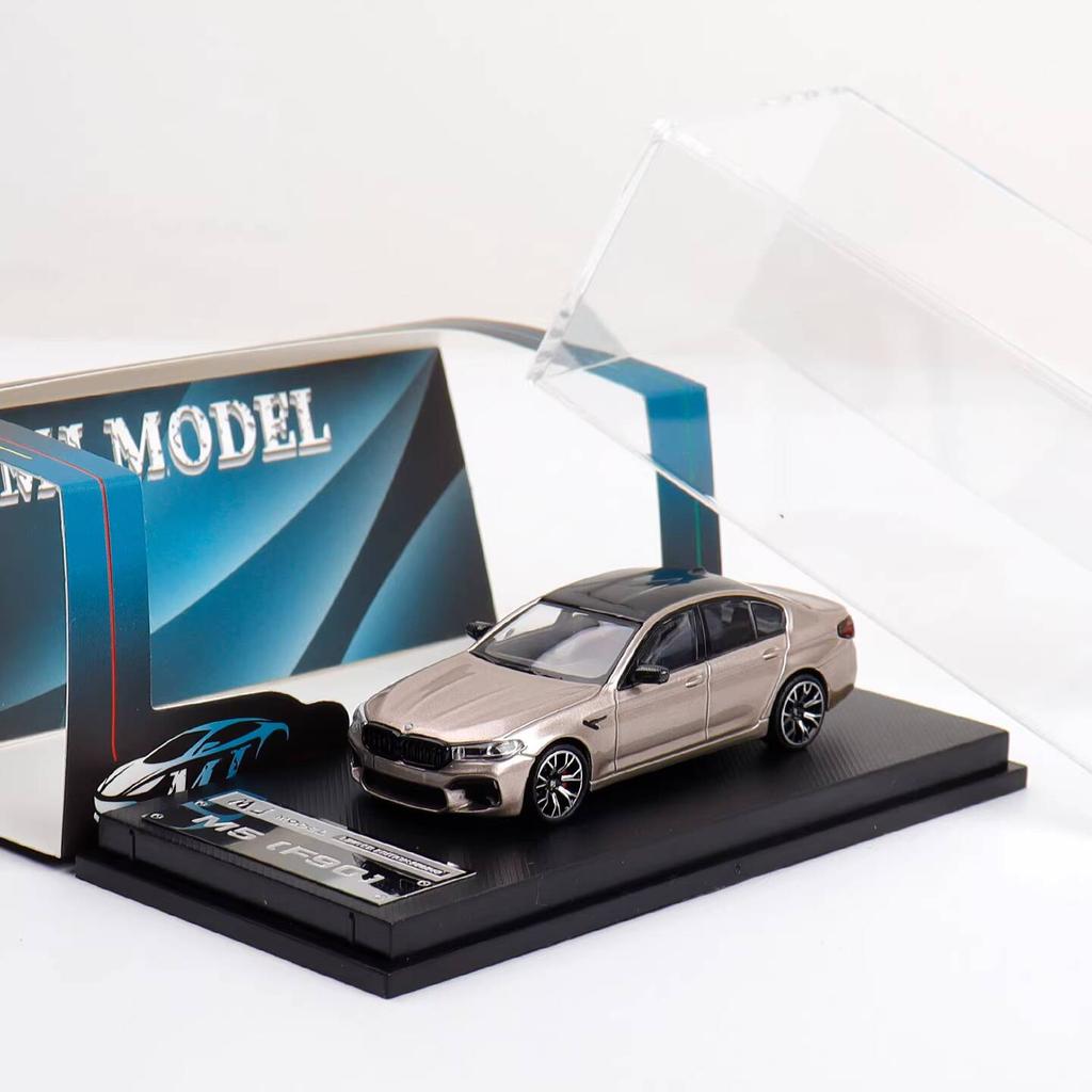 M5 F90 Four-Door Sedan Version MJ 1:64 Scale Alloy Car Model Collectible Black