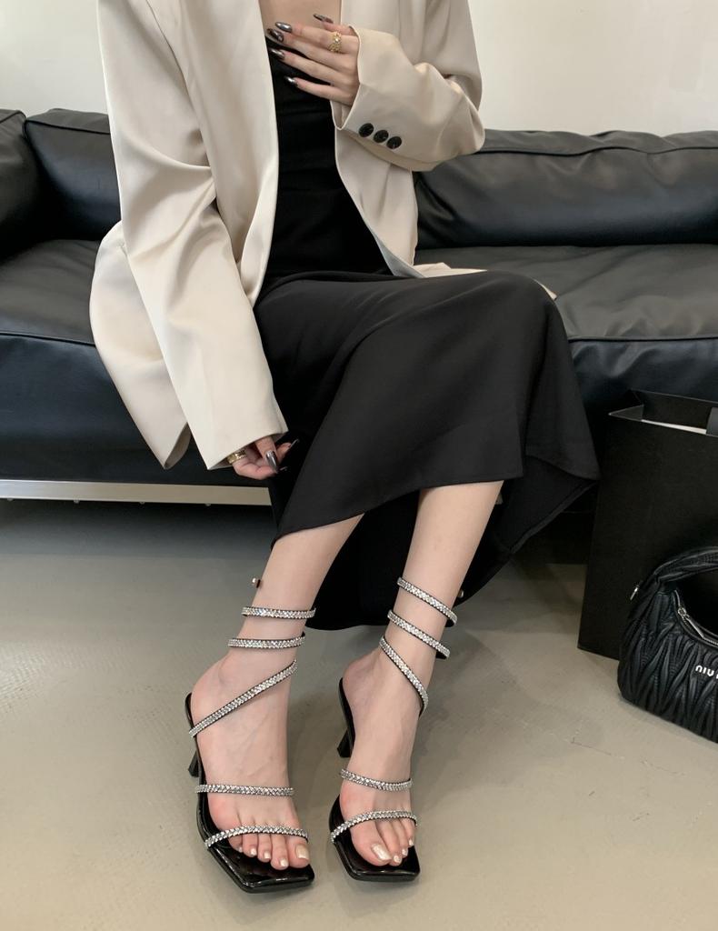 Cool Slippers with Open Toes Sexy Summer Fashion Rhinestone Square Head Wear High Heels Wind Word Fairy Sandals French