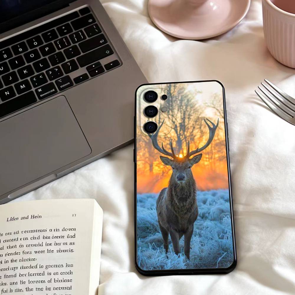 Deer Hunting Phone Case For Samsung S25,24,23,22,30,21,10,9,Ultra,Plus,Lite,FE,4,5 G Soft Black Case