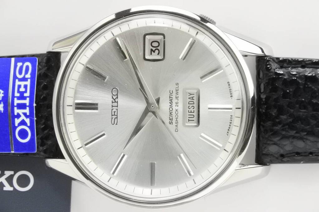 62 Series Weekdater 1965 SEIKO SeikoMatic 26 Jewels Automatic Watch Movement Japanese Masterpiece Ref. 6206-8040 Men's Gold-colored High-end