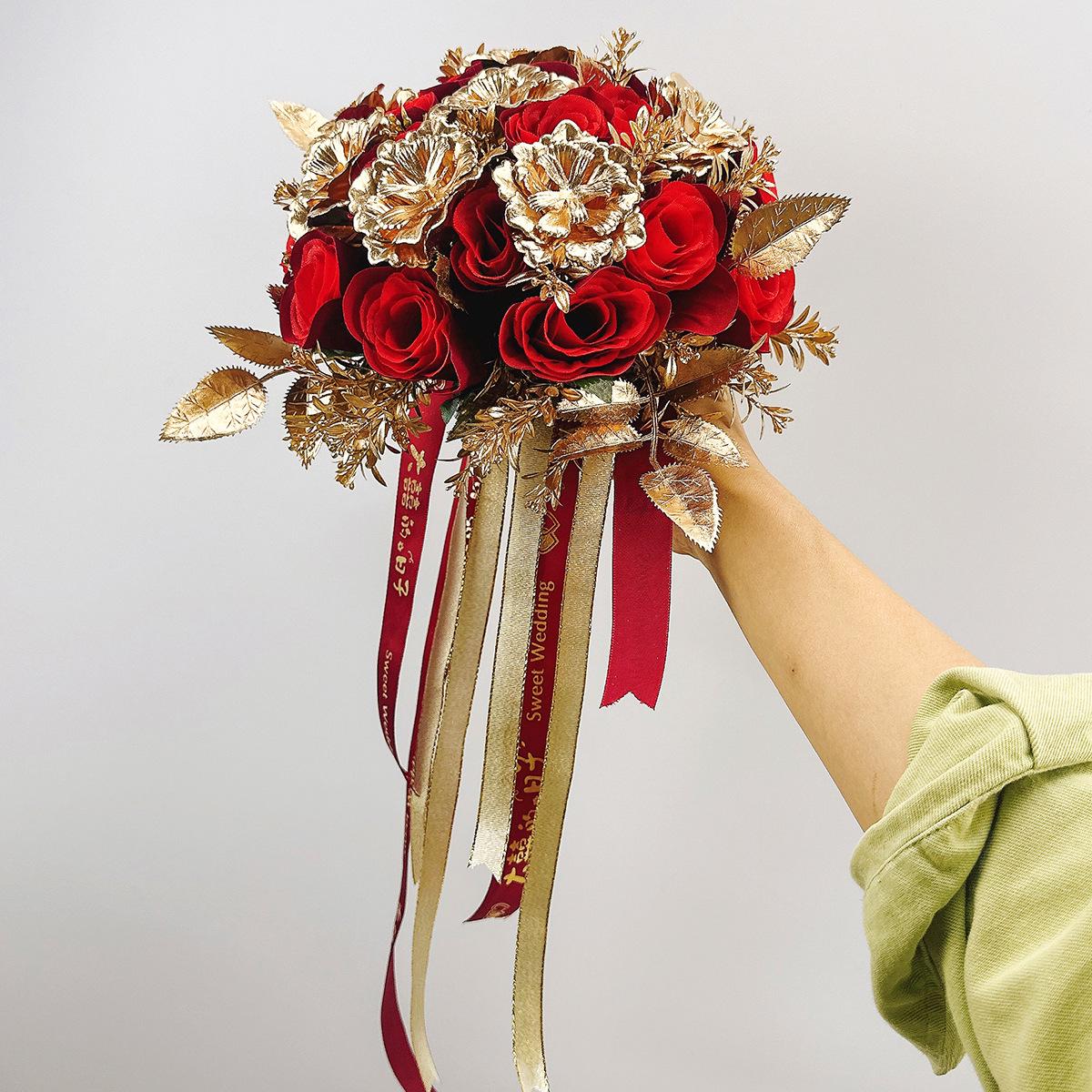 

Chinese Bridal Bouquet: Artificial Luxury Gold Roses for Wedding and Photography