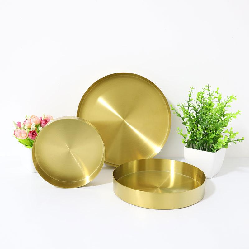 Elegant Metal Serving Plate With Electroplated Finish For Home And Hotel Use