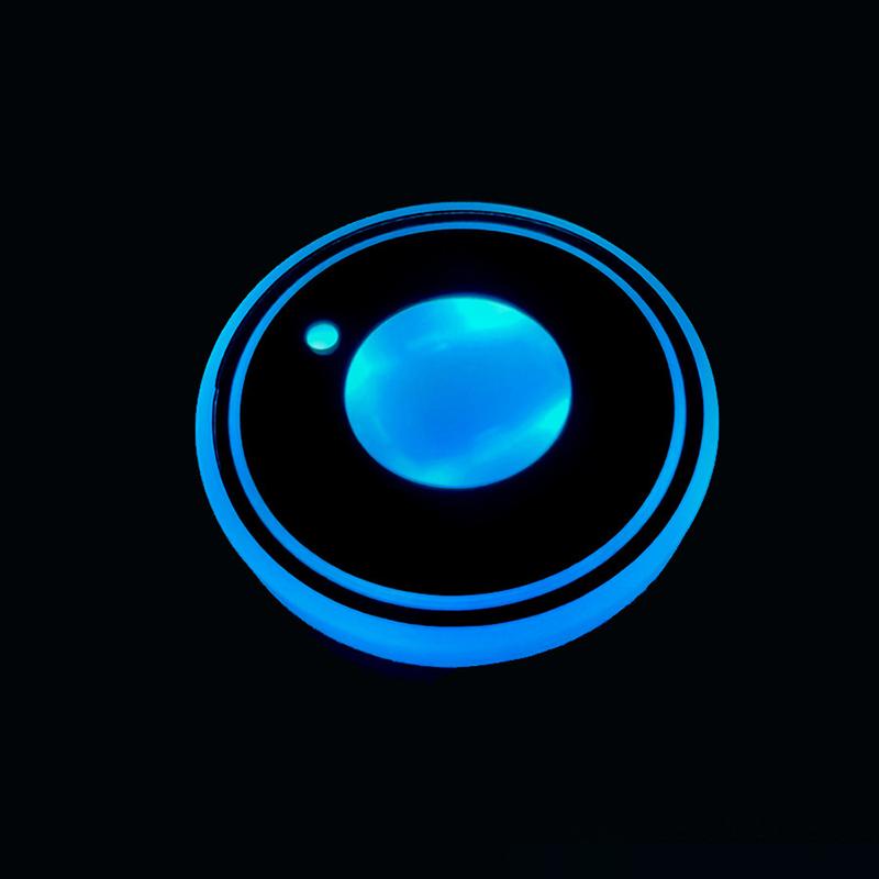 1 Stück Auto Tassenuntersetzer mit 7 Farben LED-Leuchten Getränkehalter Untersetzer Auto Leuchtender Wasseruntersetzer Universell für verschiedene Automodelle