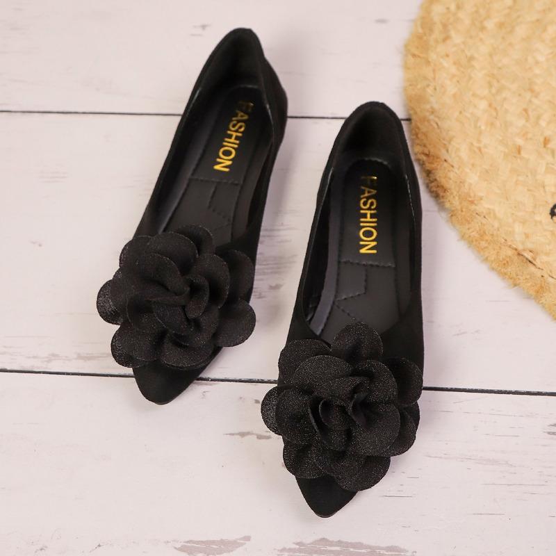 Women's Pointed Toe Flats with 3D Flower Decor Soft Sole Slip-on Casual Shoes