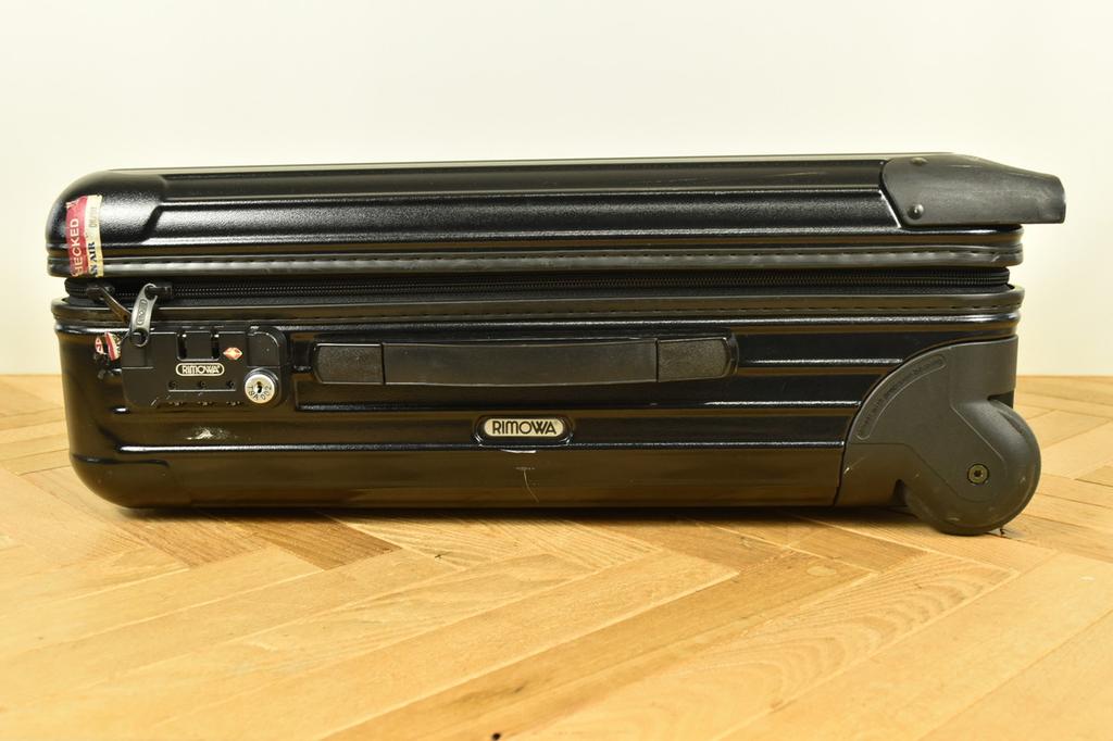 Rimowa Salsa Suitcase Carry-On Gloss Black Polycarbonate 33L from Germany