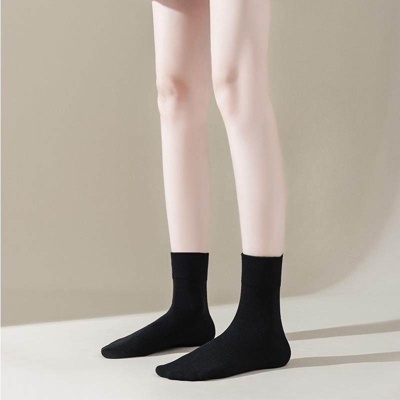 

Female Spring and Autumn Fashion New Solid Color Pressure in Tube Socks 1 pair чорний