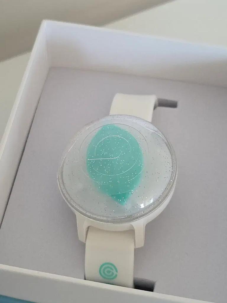 DAY6 Made Watch 1 Unused, fully functional, with charger