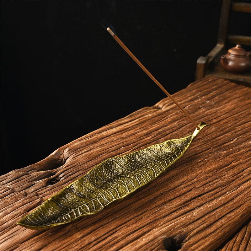 Creative Leaf Incense Burner for Sandalwood & Agarwood Coils - Tea Ceremony Ornament