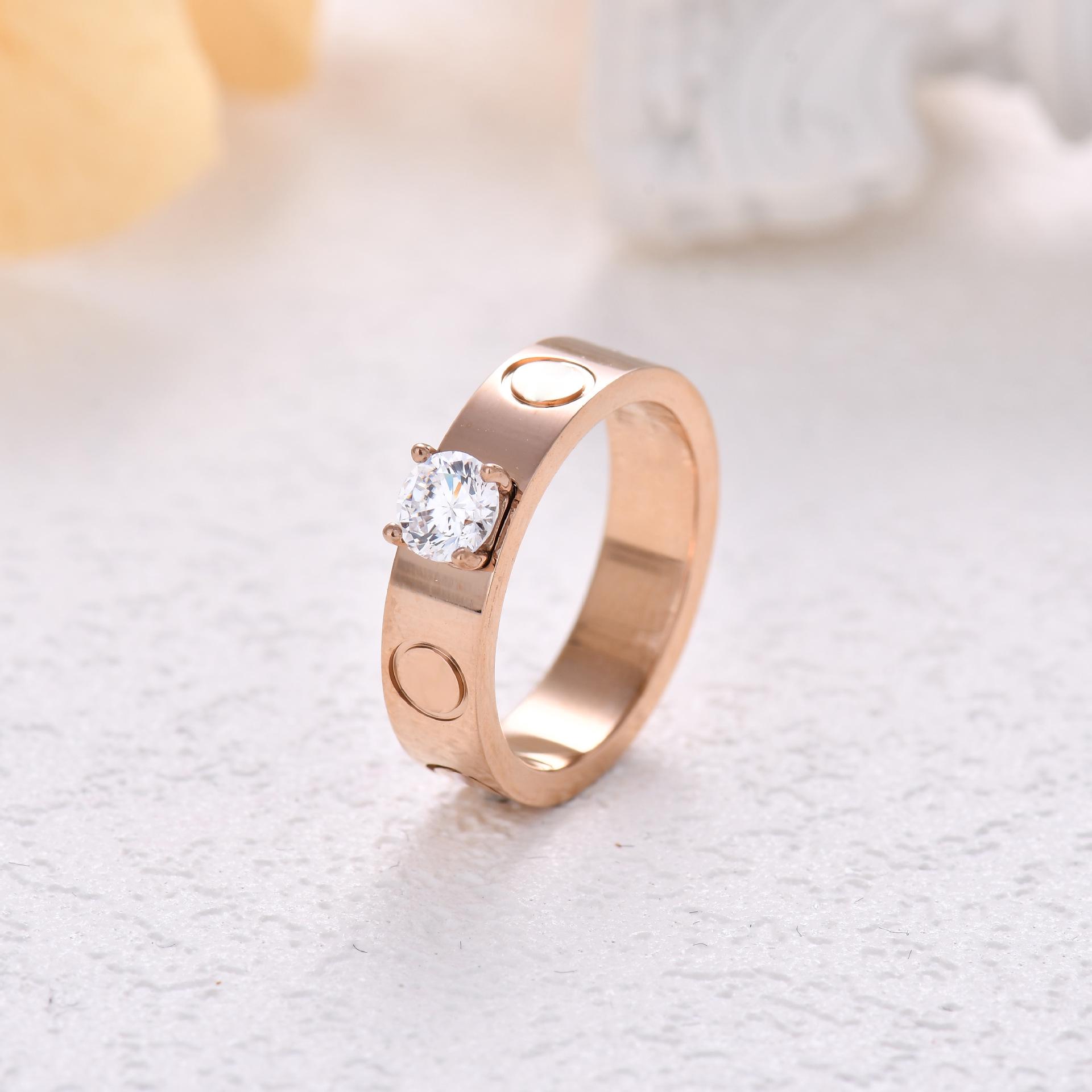 

Класична жіноча каблучка з муасанітом на чотирьох зубцях, у стилі Cartier, Високоякісне золото, Не тьмяніє Size 7