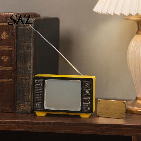 Mini Vintage Radio Ornament Model Desk Ornament, Retro Home Decoration Toy, Miniature Old Distressed Finish for Living Room Office Decor Wooden