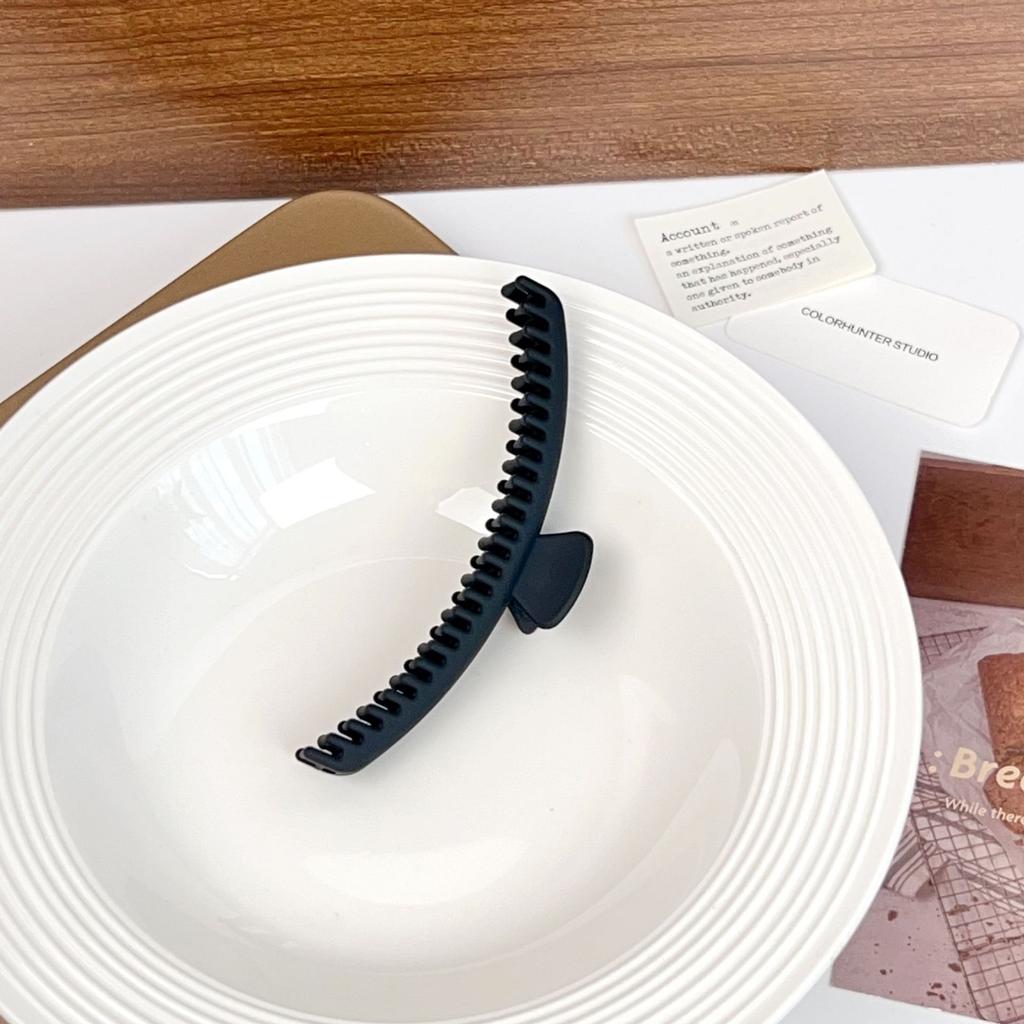 Simple Large Hair Claw Clips Plastic Hair Clips Matte Color Shark Clips Women Hair Accessories Daily Headwear