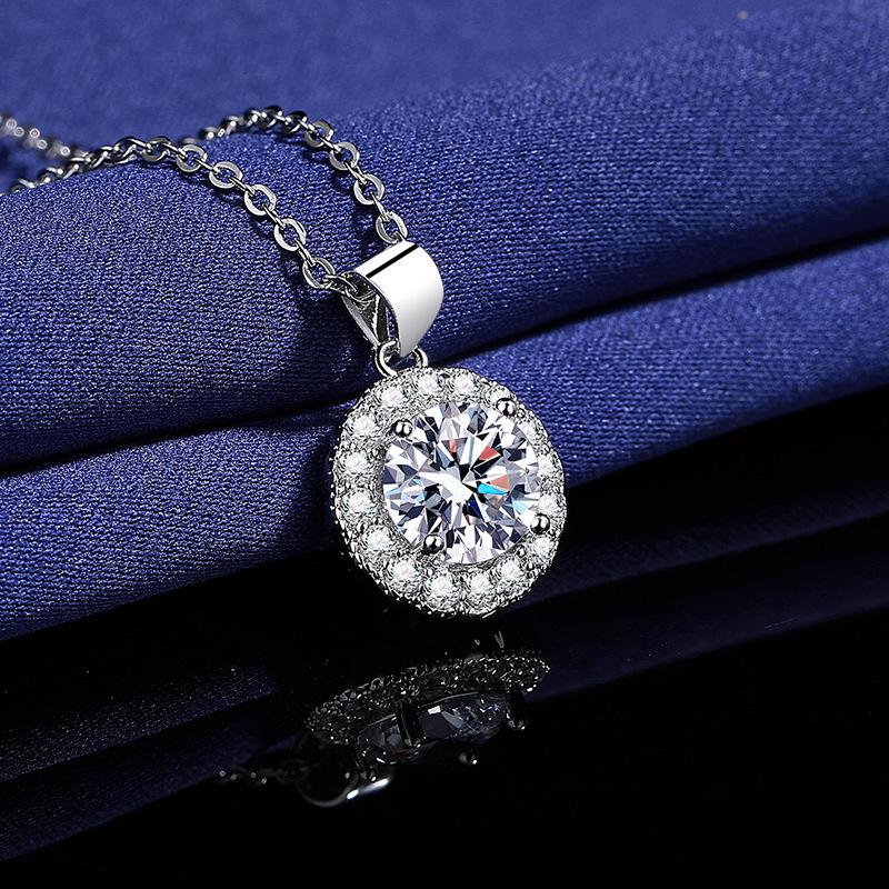 Women’s Eight Hearts Eight Arrows Zircon Pendant Necklace, 1 Carat, Round Design.