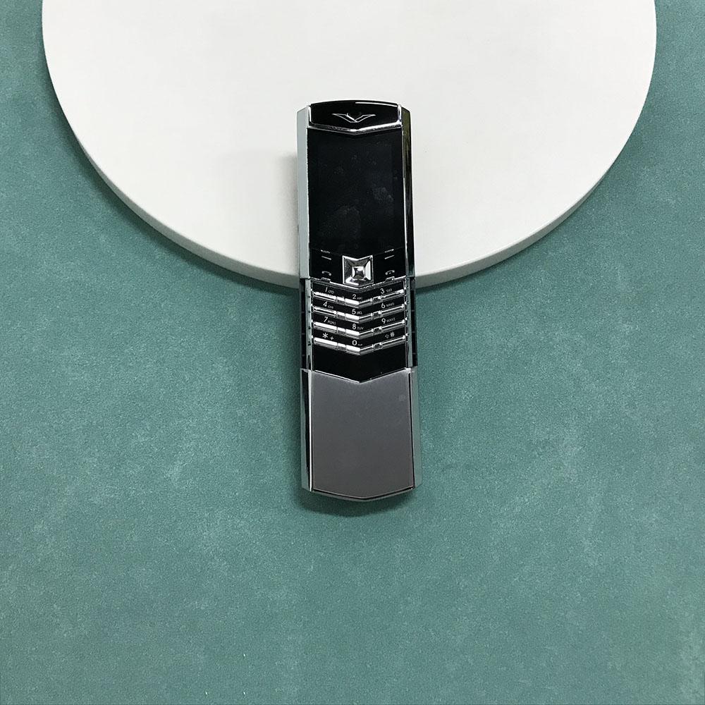 

Новый телефон-слайдер V888 Pro MT6261 GSM 2G 2,0-дюймовый экран Две SIM-карты Двойной режим ожидания Mp3/Mp4 FM Bluetooth Классический мобильный телефон серебряный