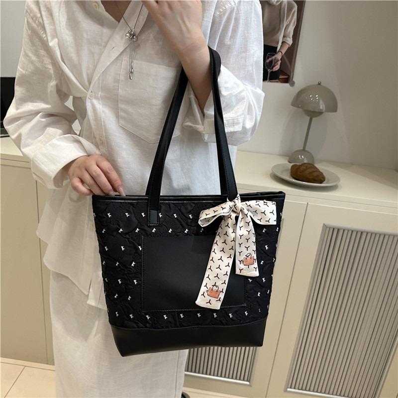 Class Commute Large Capacity Beautiful Summer Popular Versatile New Casual Shoulder Armpit Tote Bag