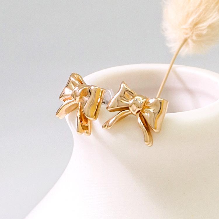 Niche Design Simple Golden Bow Earrings for Women In Summer High-end Earrings Small and Fashionable Earrings