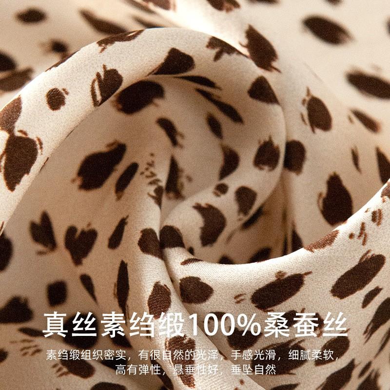 Elegant Silk Scarf Women Fashionable Square Neckerchief Versatile Printed Wrap