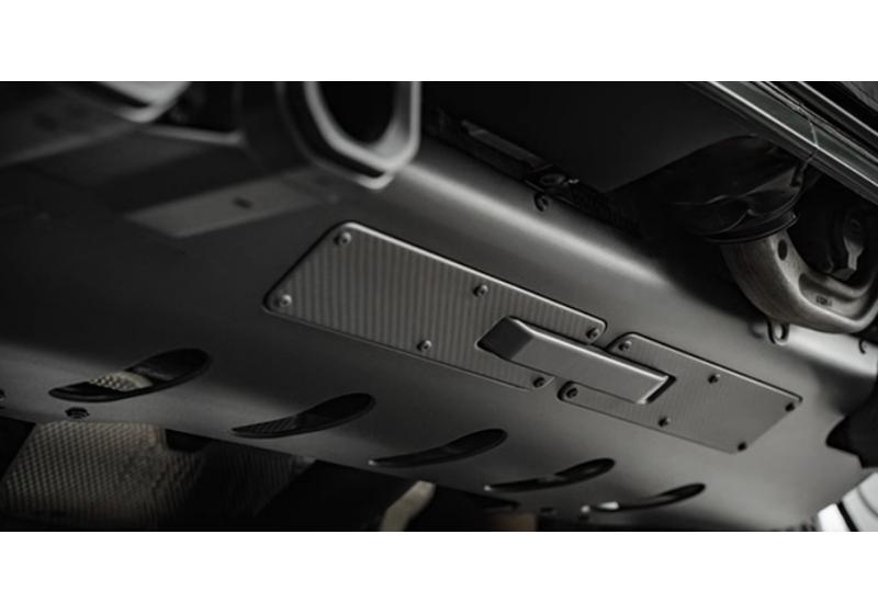 Fit for PLUMB Land Rover New Defender 90/110 Dry Carbon Fiber Chassis Rear Guard Exhaust Pipe Four Outlet Tailpipe Retrofit XS7