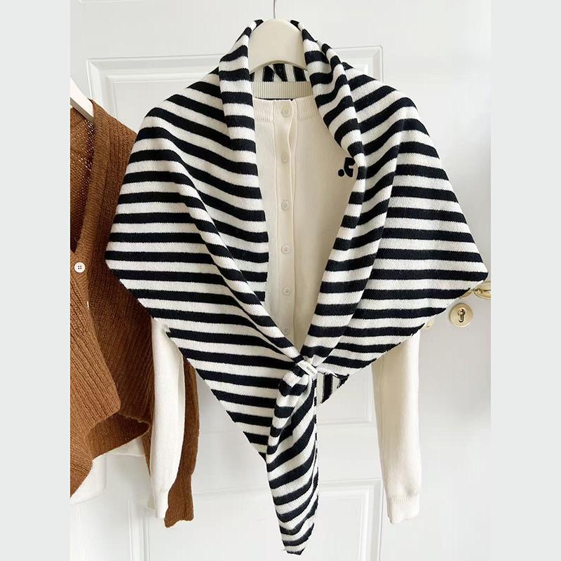 Retro British Triangle Women's Scarf Winter Versatile Super Cozy Scarf Women Comfortable Gentle Sweet Korean Style Muffler