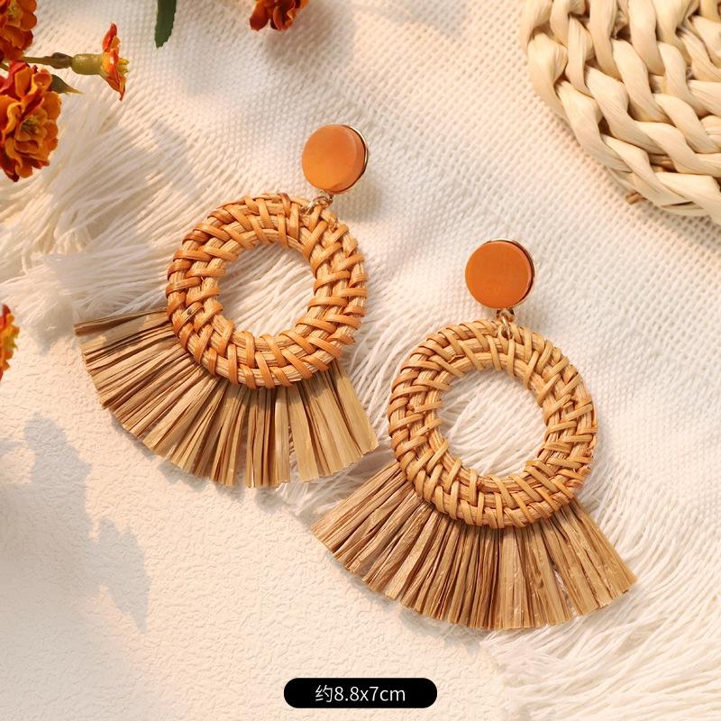 

Винтажные серьги с бахромой из рафии из травы и ротанга, серьги с преувеличенной индивидуальностью в богемном стиле для отпуска, пляжные серьги для женщин