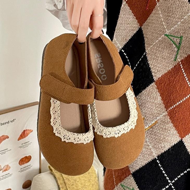 Round Head French Flat Bottom Mary Jane Shoes Women's 2025 New Spring and Autumn with Skirt Retro Versatile Light Mouth Soft Sole Single Shoes