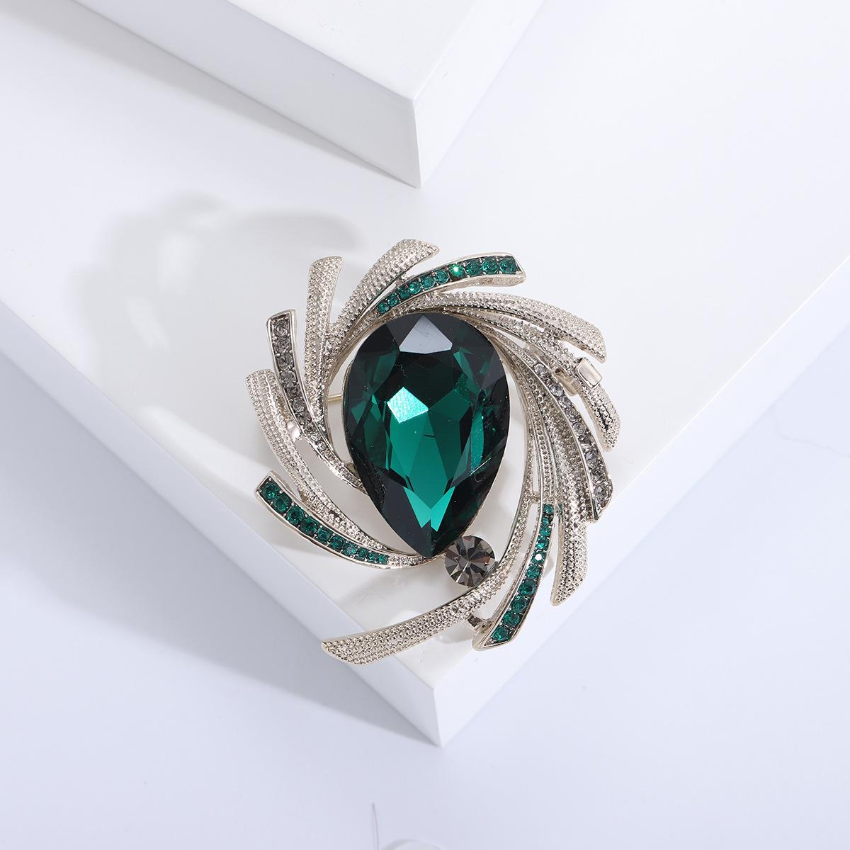 

Ретро Яркая Звезда Кристалл Универсальный Костюм Брошь Барт Стиль Корсаж Подвеска Двойного Назначения