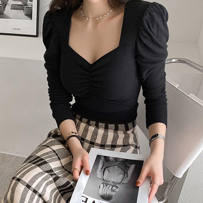 Private Style T Shirt With Embroidered Flowers For Fashionable Women In Spring