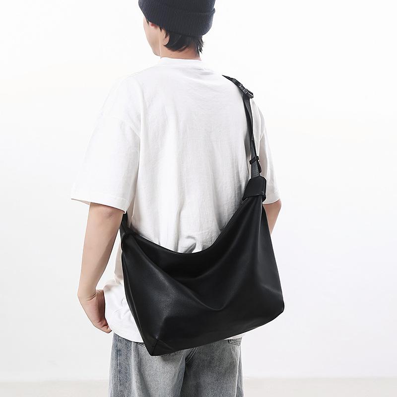 Trendy Brand Messenger Bag Men'S Leisure Outdoor Lightweight And Simple Messenger Bag Shoulder Bag Cycling Satchel Versatile