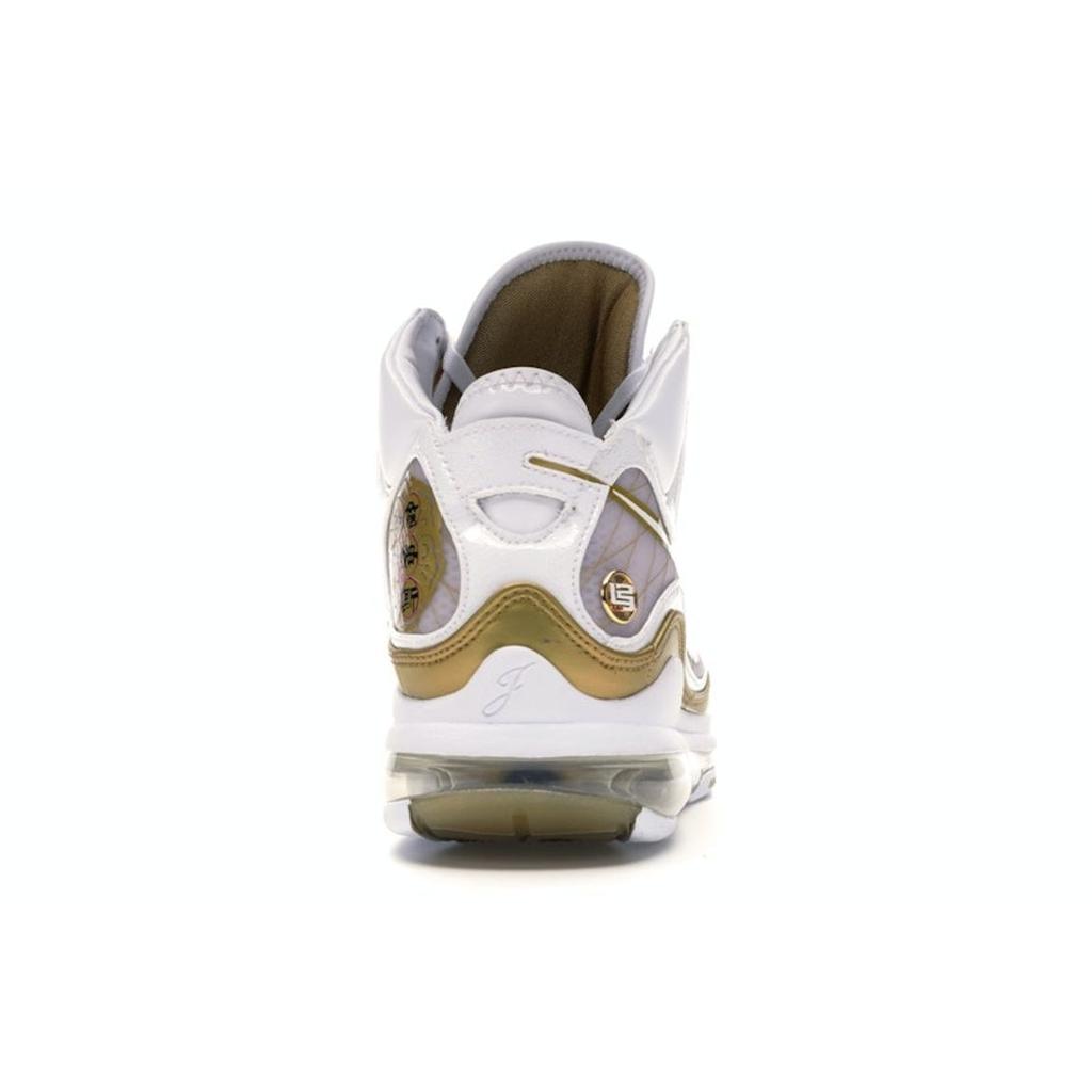 Nike Air Max LeBron 7 Retro QS China Moon 2020 Unisex-Sneaker Gold Weiß Metallic-Gold CU5646-100