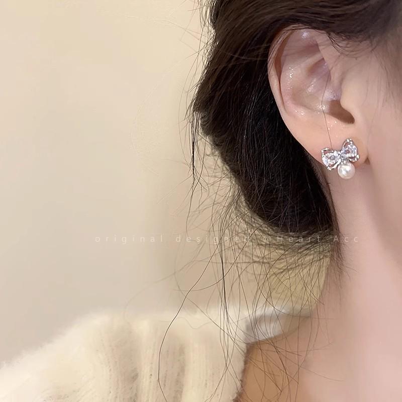 Women's Bow Pearl Stud Earrings: Exquisite High-End Design, Autumn/Winter 2024 Collection