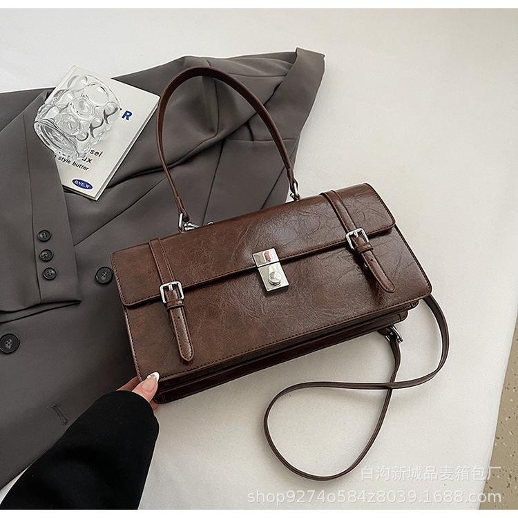 

Stylish and simple underarm small bag 2025 new portable small square bag high-end niche commuter shoulder messenger bag