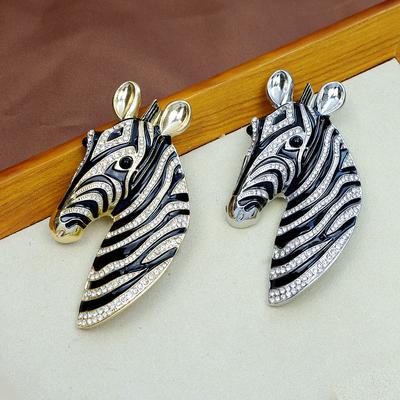 Classic Women Men Palace Style Zebra Full Crystal Badges Pins Vintage Casual Unisex Baroque Animal Middle Design Coat Brooches