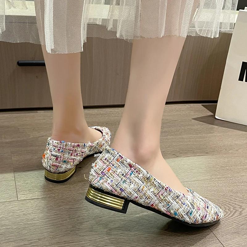 Mode Neue Frühling und Sommer Spitzschuh Bequeme Lässige Flache Schuhe Metalldekoration Flacher Ausschnitt Atmungsaktive Damenschuhe