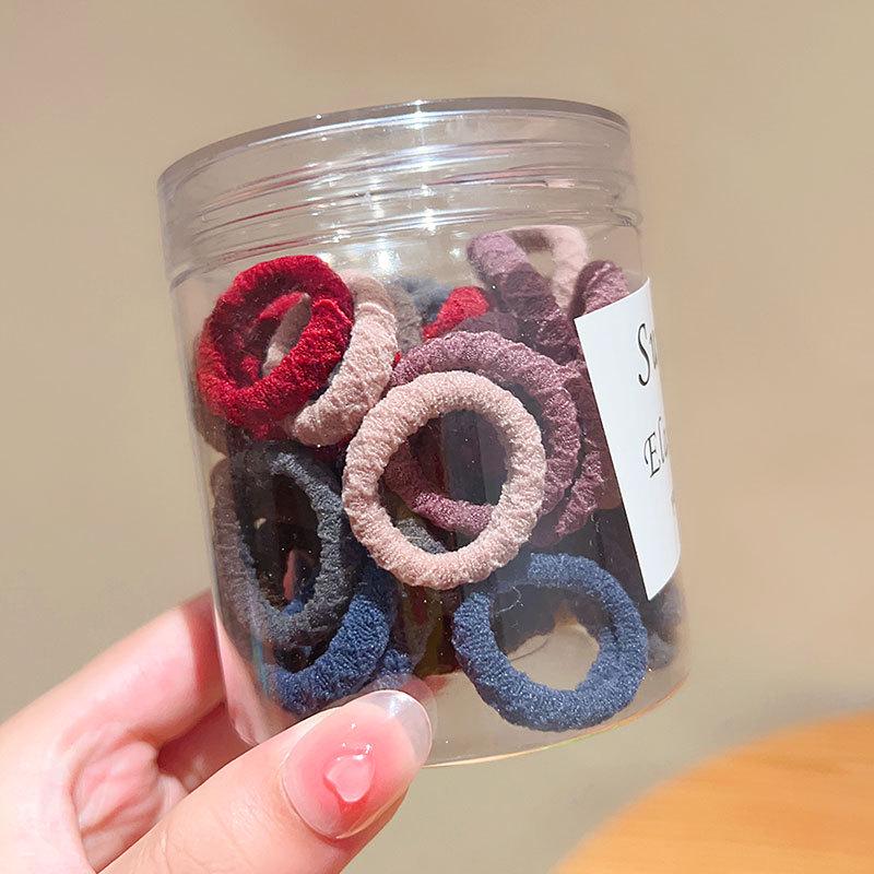 Wysoki Kucyk Gumka - Modny Dodatek do Włosów 2023