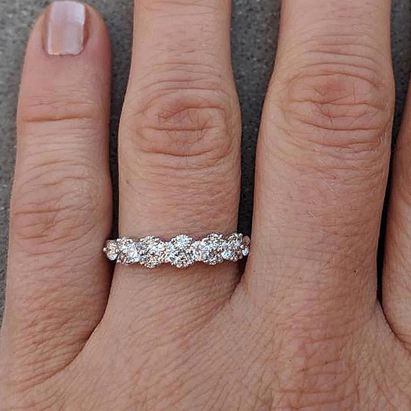 Elegant Simple Style Rings with Shiny Round Cubic Zirconia for Women Wedding Flashy Party Anniversary Gift Accessories