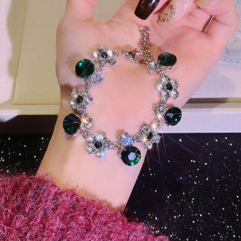 

Necklace set: vintage court style choker necklace, high-end statement jewelry for women