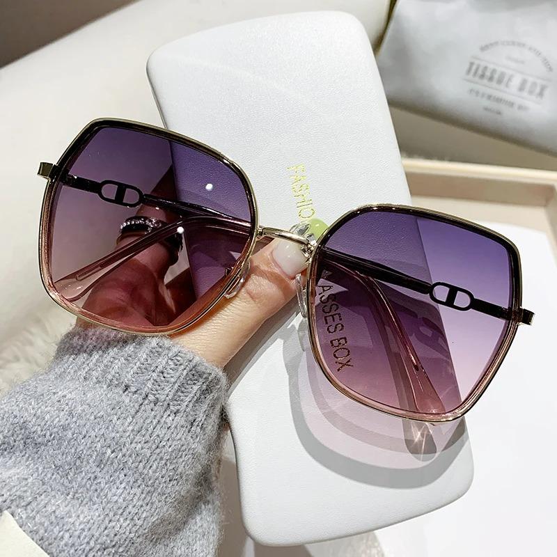 Square Oversized Sunglasses Vintage Beach Travel UV400 Lens Streetwear Shades Metal Frame Sun Glasses for Women
