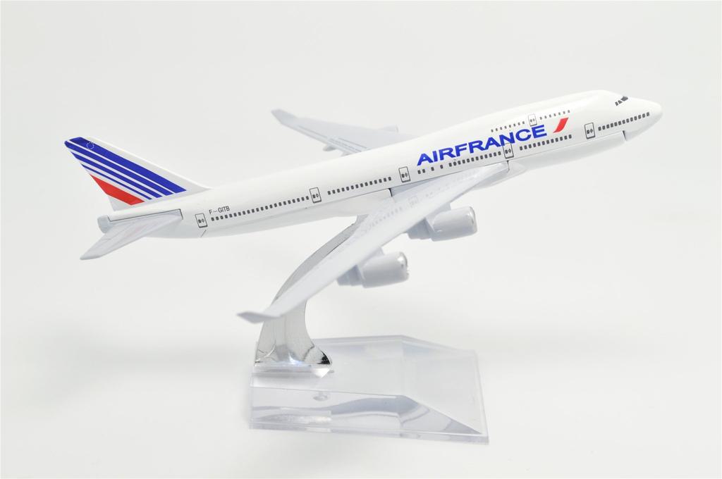 TANG DYNASTY 16cm Air France Boeing B747 Alloy Airplane Model Toy 1/400