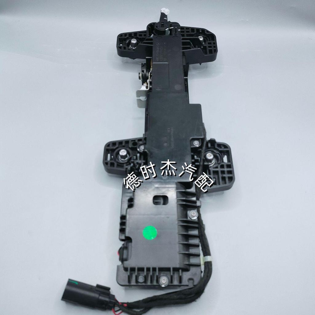 Outer Door Handle/Front Left with 8-Pin Wiring for 2022 Ford Edge Electric Model
