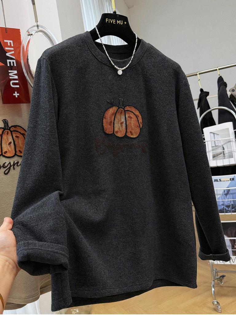 Plus Size Sister: Vintage Pumpkin Long-Sleeve Women's T-Shirt (Early Spring 2026 Collection)