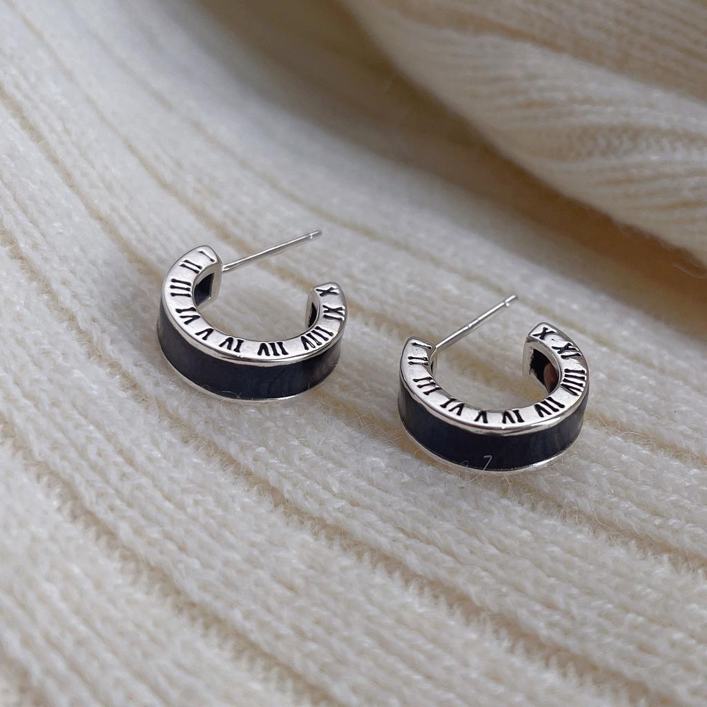 S925 Earrings for Women Ins Style Niche Design High-Grade Black Drop Glaze Roman Sterling Silver Earrings Earrings