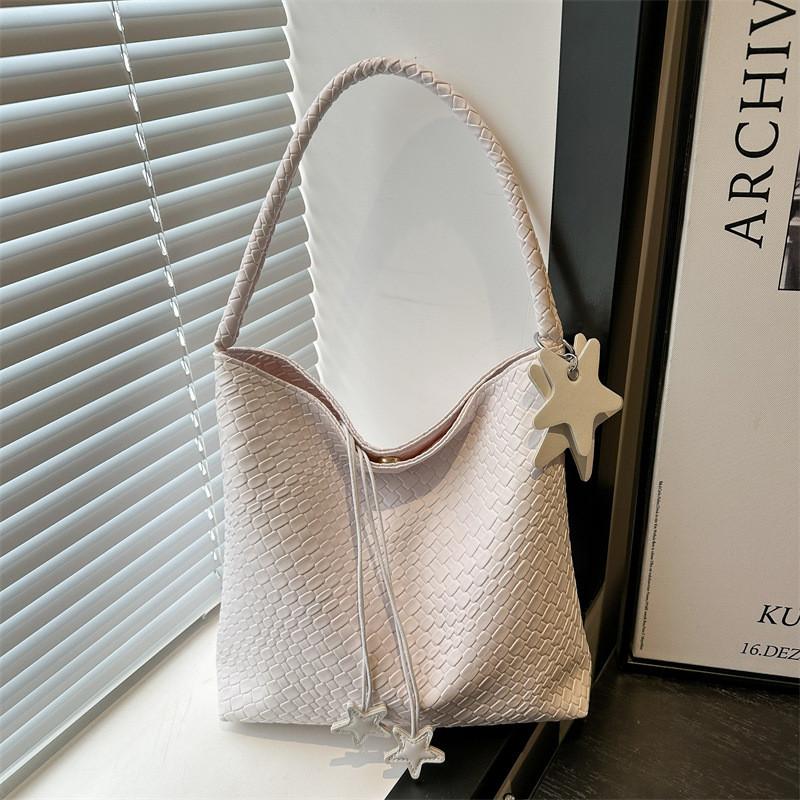 Street Style Woven Tote Bag For Women With Large Capacity And Magnetic Closure