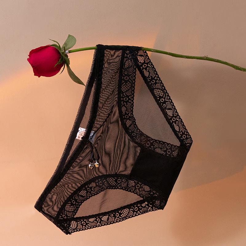 Women's Low-Waist Lace Panties: Breathable, Quick-Drying, Seamless, Girlish Hollow-Out Design