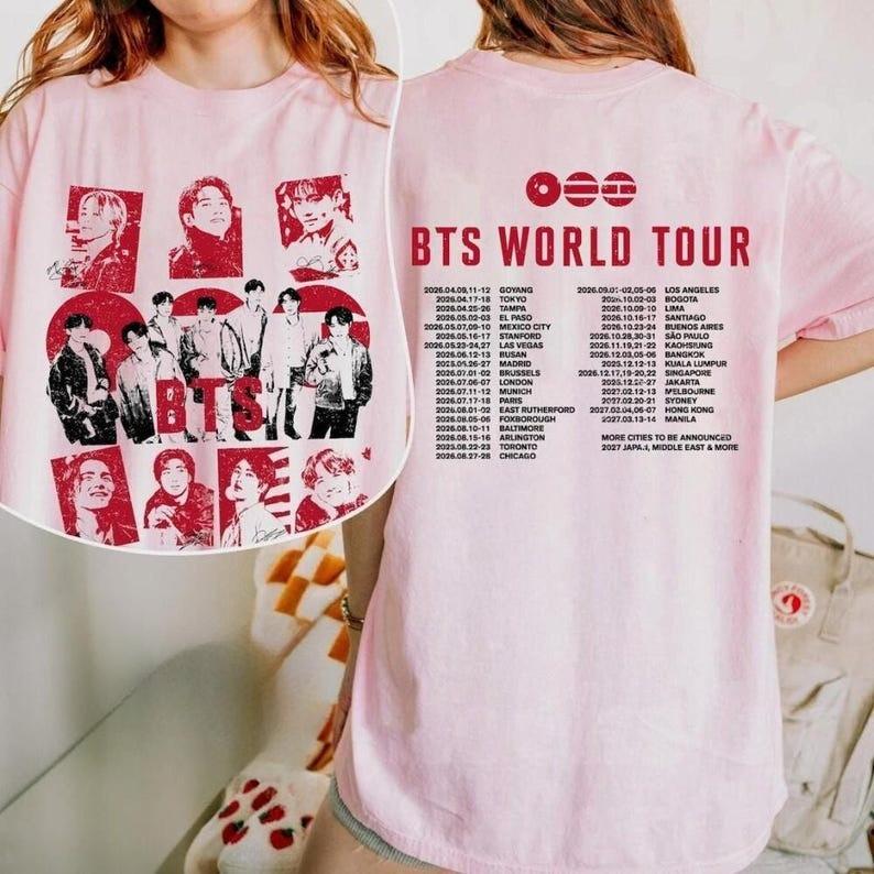 

Футболка с принтом с обеих сторон BTS World Tour 2026, Футболка для концерта BTS 2026, Подарок для фаната Army, Футболка с принтом Bangtan Comeback, Мерч BTS, Футболка для фаната Army 4XL