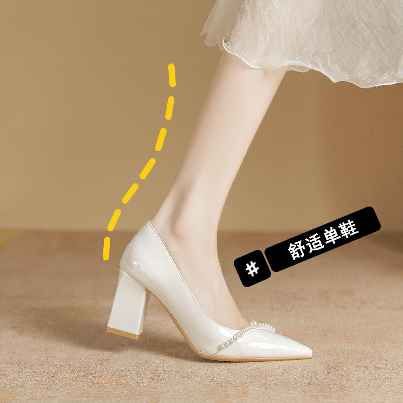Höga klackar dam vår ny mild temperament spetsiga tjocka höga klackar enskor dam grunda bröllopsskor